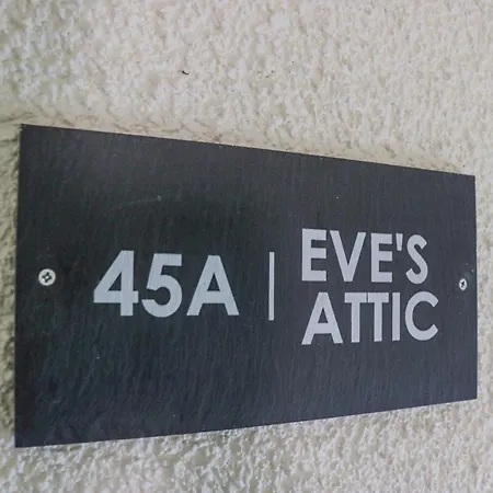 Eve's Attic Apartment